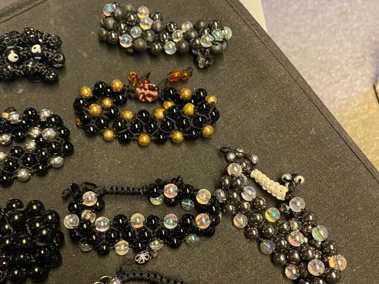 Billede 3 - Nye flotte knyttede armbånd