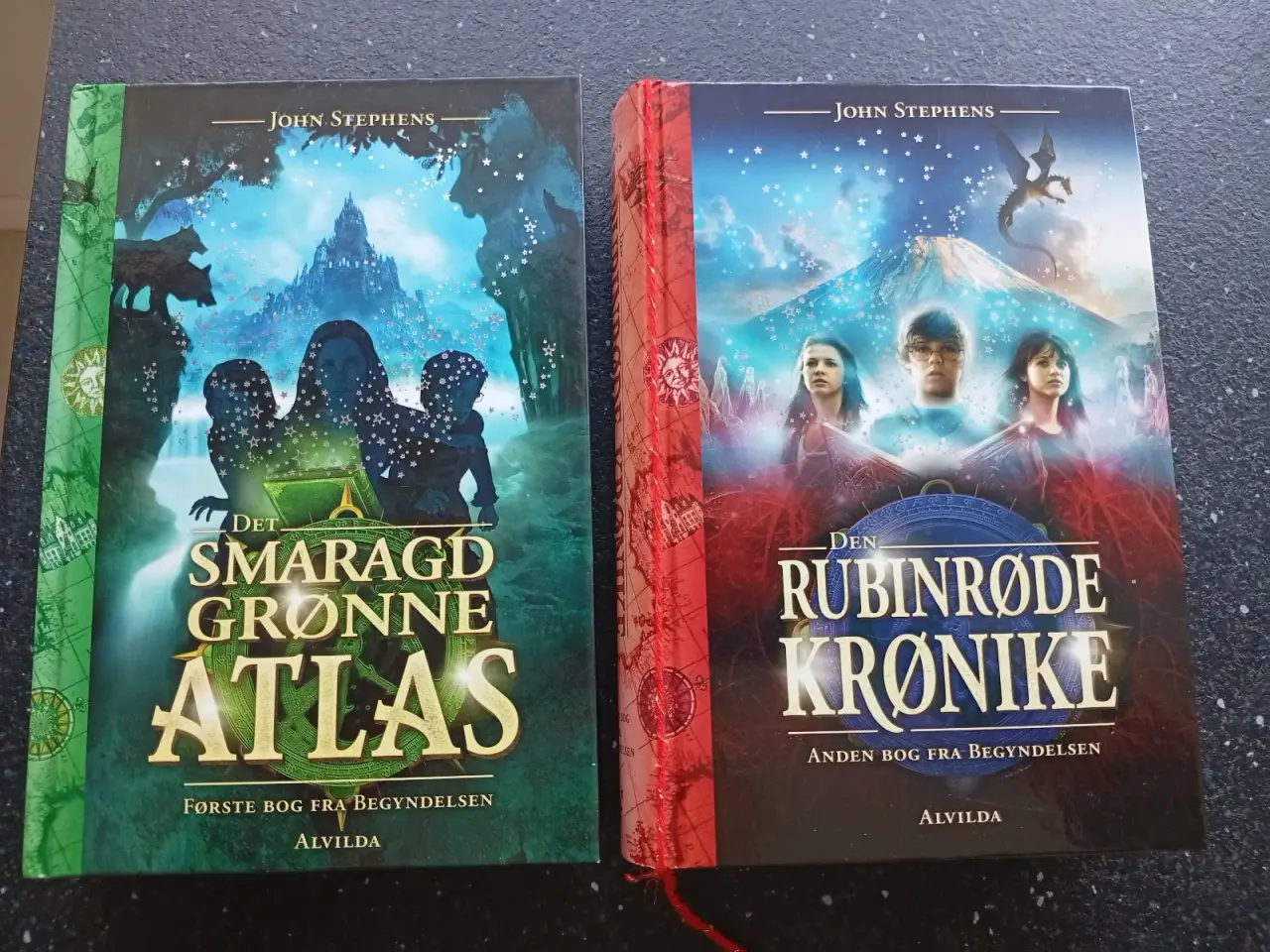 Billede 1 - Det smaragd grønne atlas og den rubinrøde krønike 