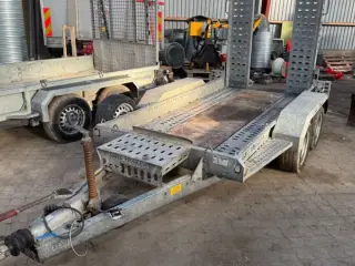 Brian James 35XTFB A Type 3500kg Trailer med slisker