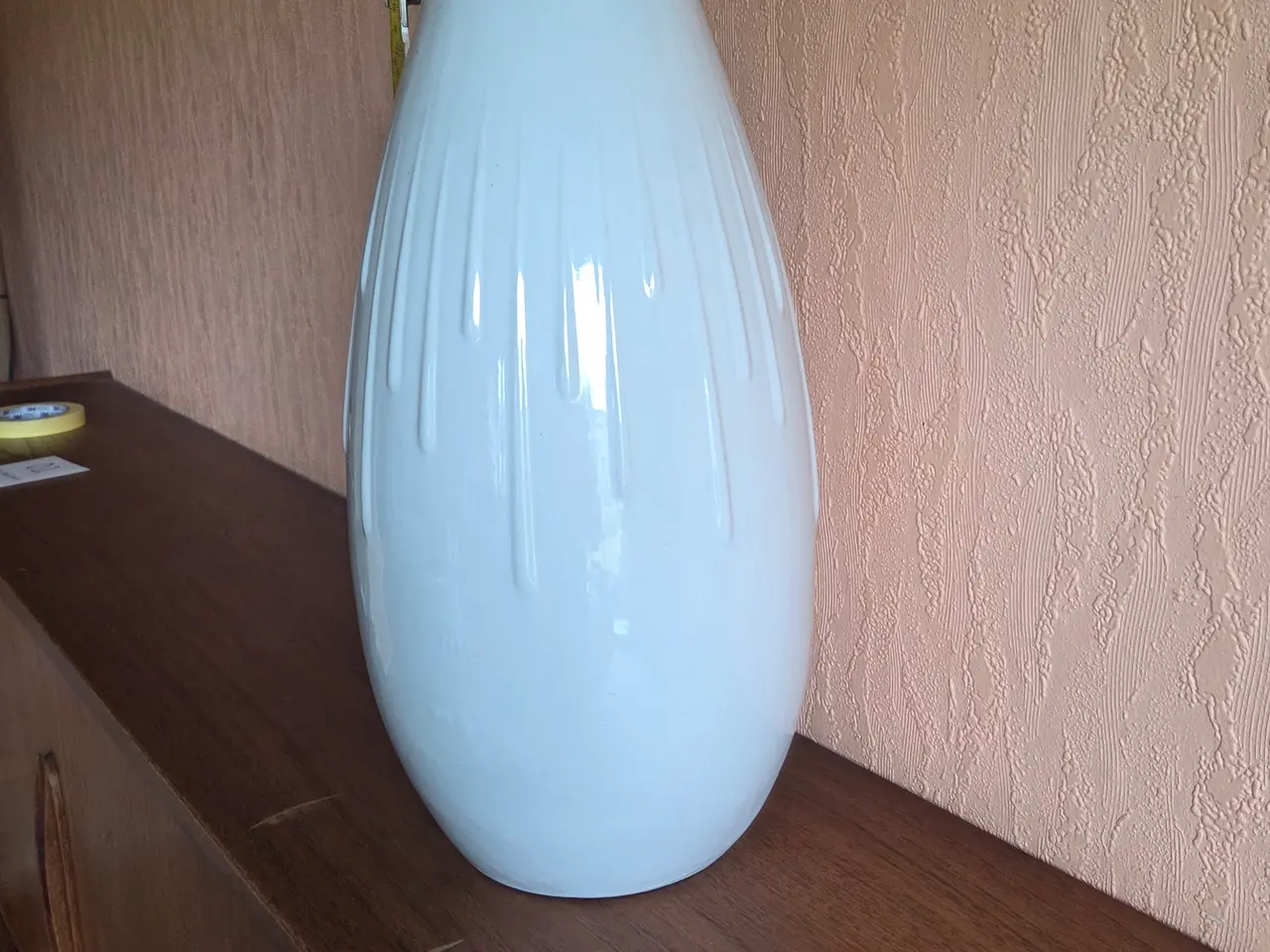 Billede 2 - Hvid gulvvase, 40 cm.