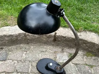 denne originale Bauhaus-inspirerede arbejdslampe d