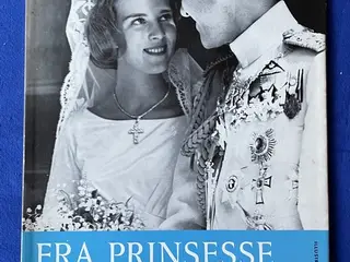 Fra Prinsesse til Dronning - Illustrationsforlaget - Bog - Pæn