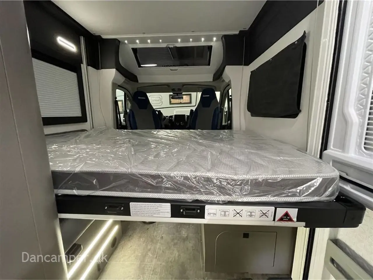 Billede 17 - 2024 - Chausson X650 Exclusive line   TILBUDSPRIS kr. 999.900,- SPAR kr. 50.000,- Camper med stor Lounge og siddegruppe, 9-trins automatgear, sænkeseng, stor garage, specialfælge, Connect- og X-tilbehørspakke ,