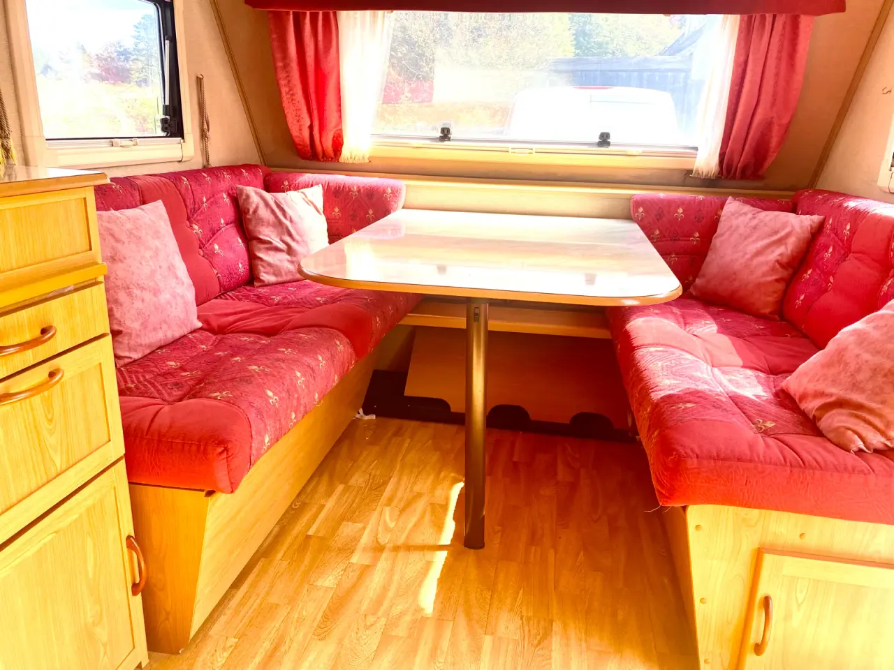 Billede 8 - Helårs kvalitets campingvogn Kabe pris:45.000 kr