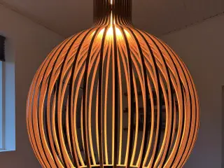 Secto lamper sælges