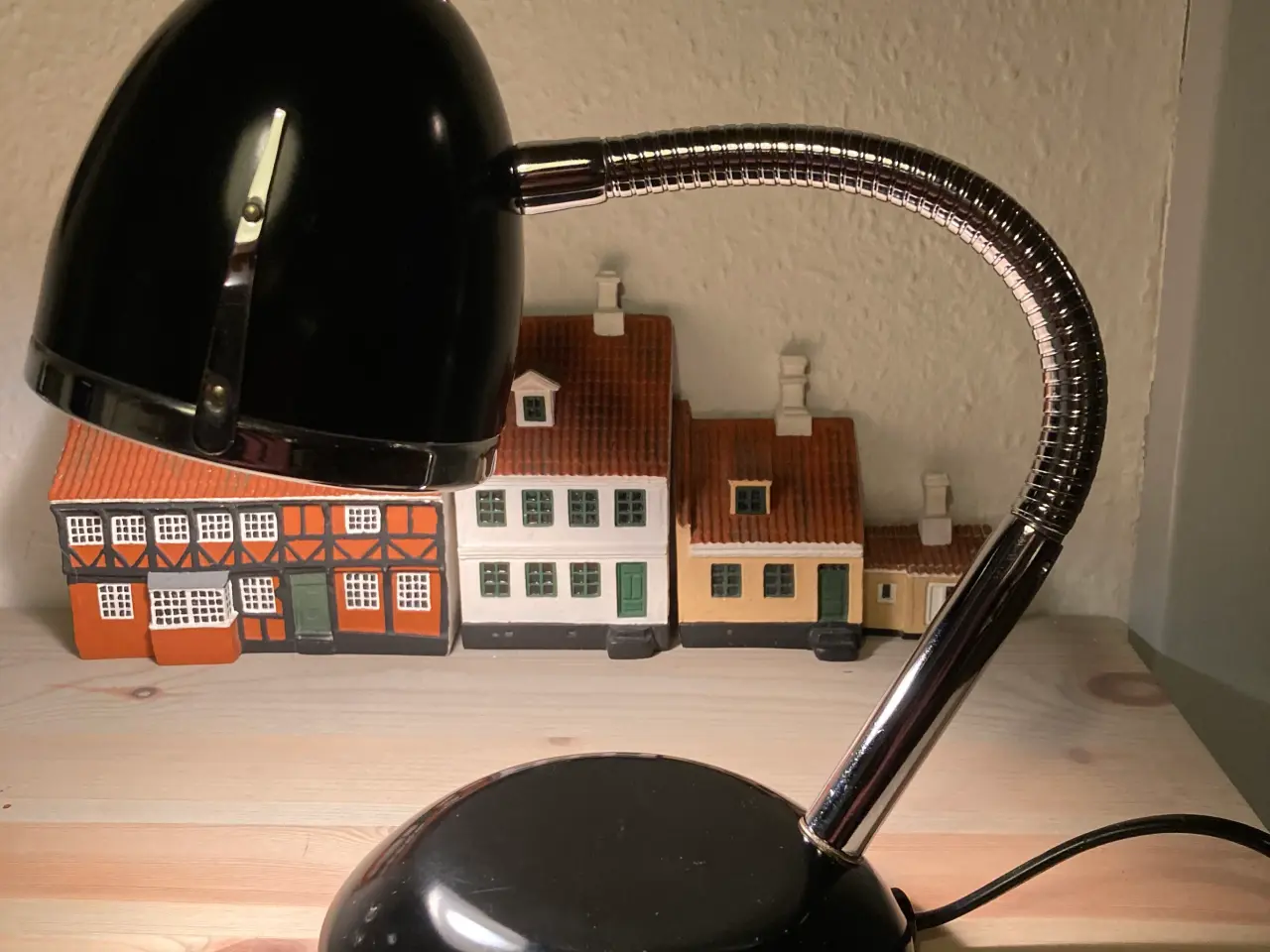 Billede 4 - Flot lille bordlampe