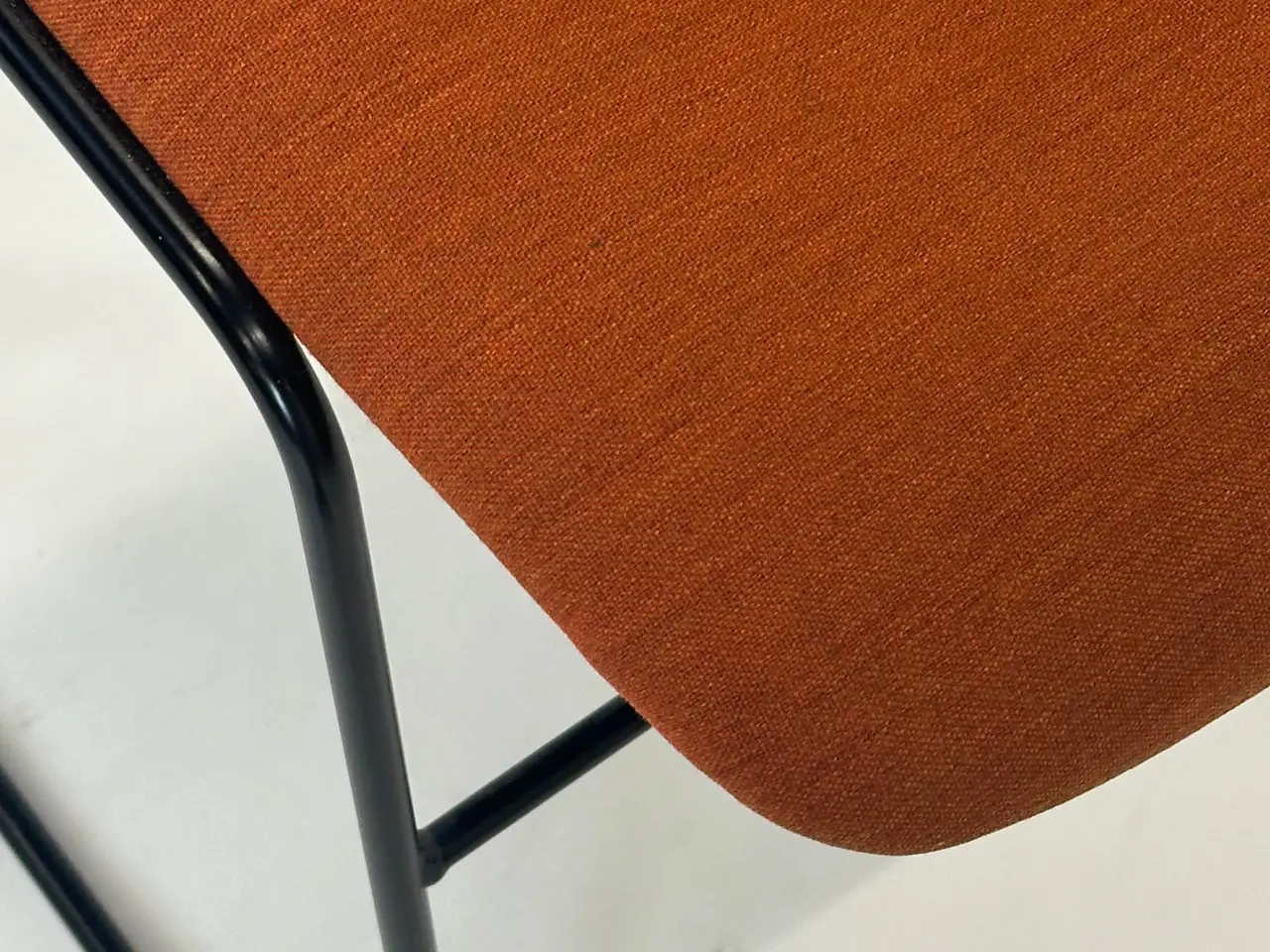 Billede 7 - HOWE 40/4 Stol – Orange med Sort Stel