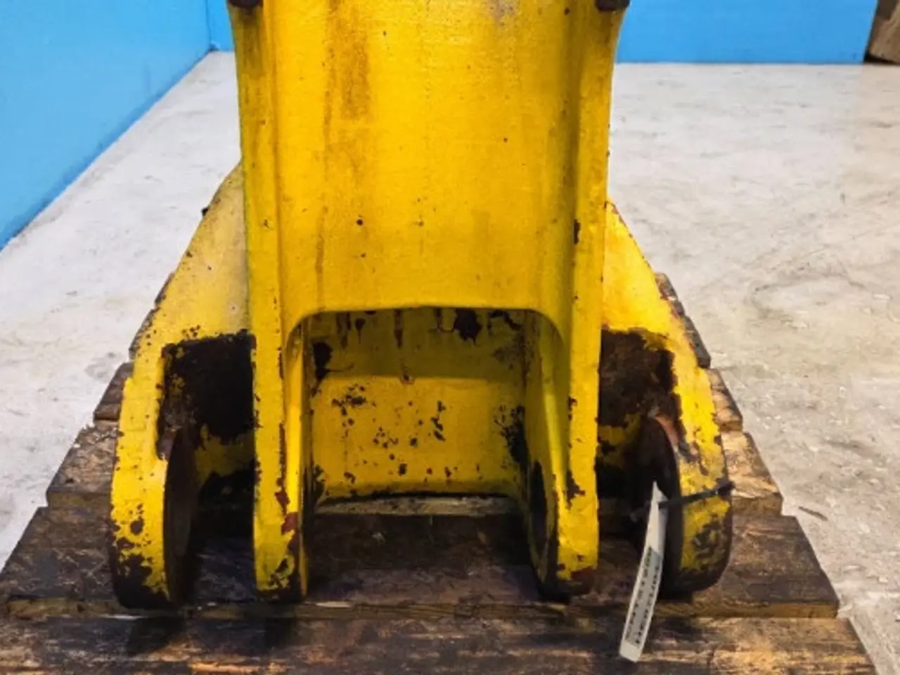 Billede 11 - New Holland LB115B Beslag 85803623