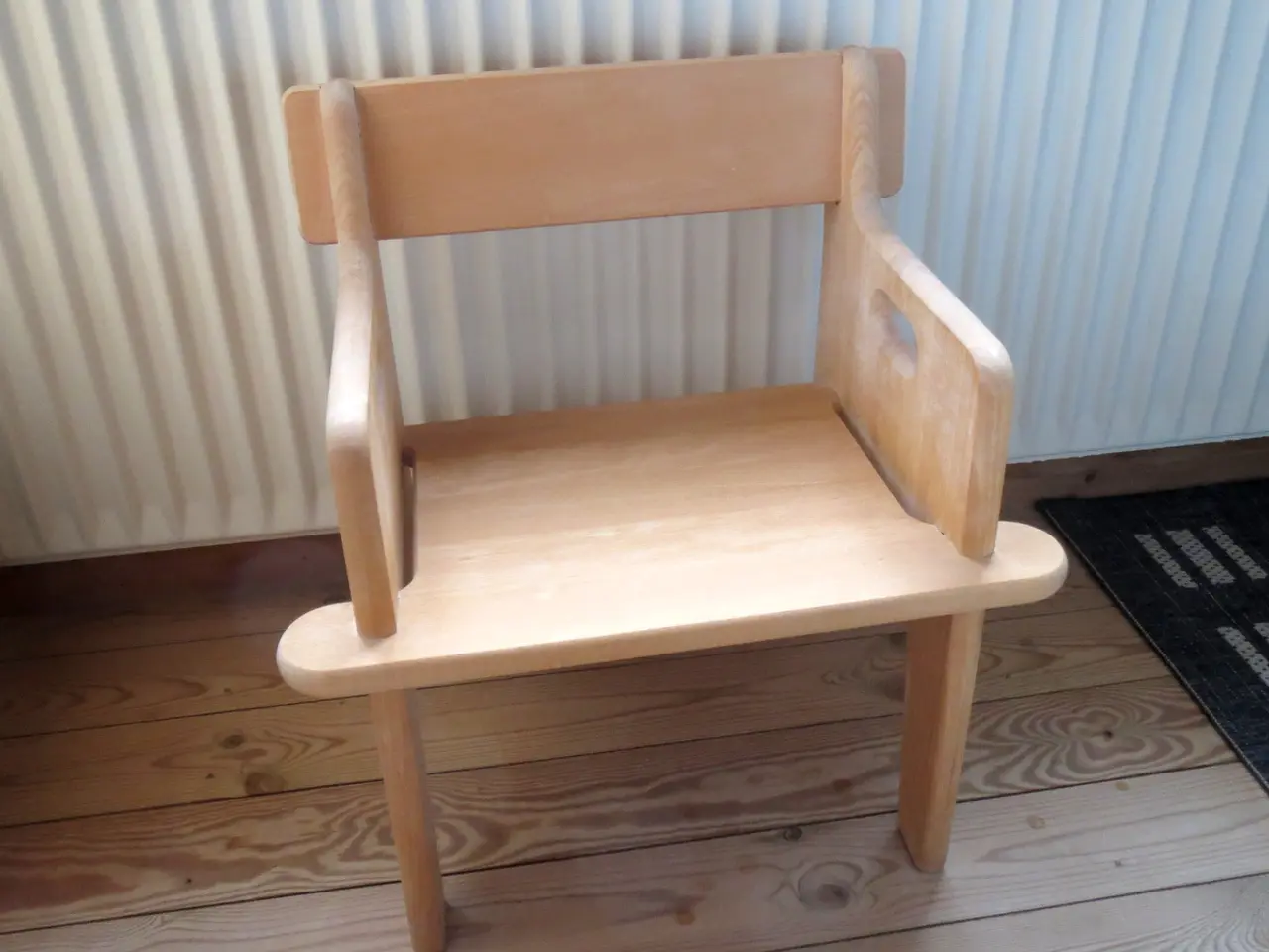 Billede 2 - To Wegner børnestole