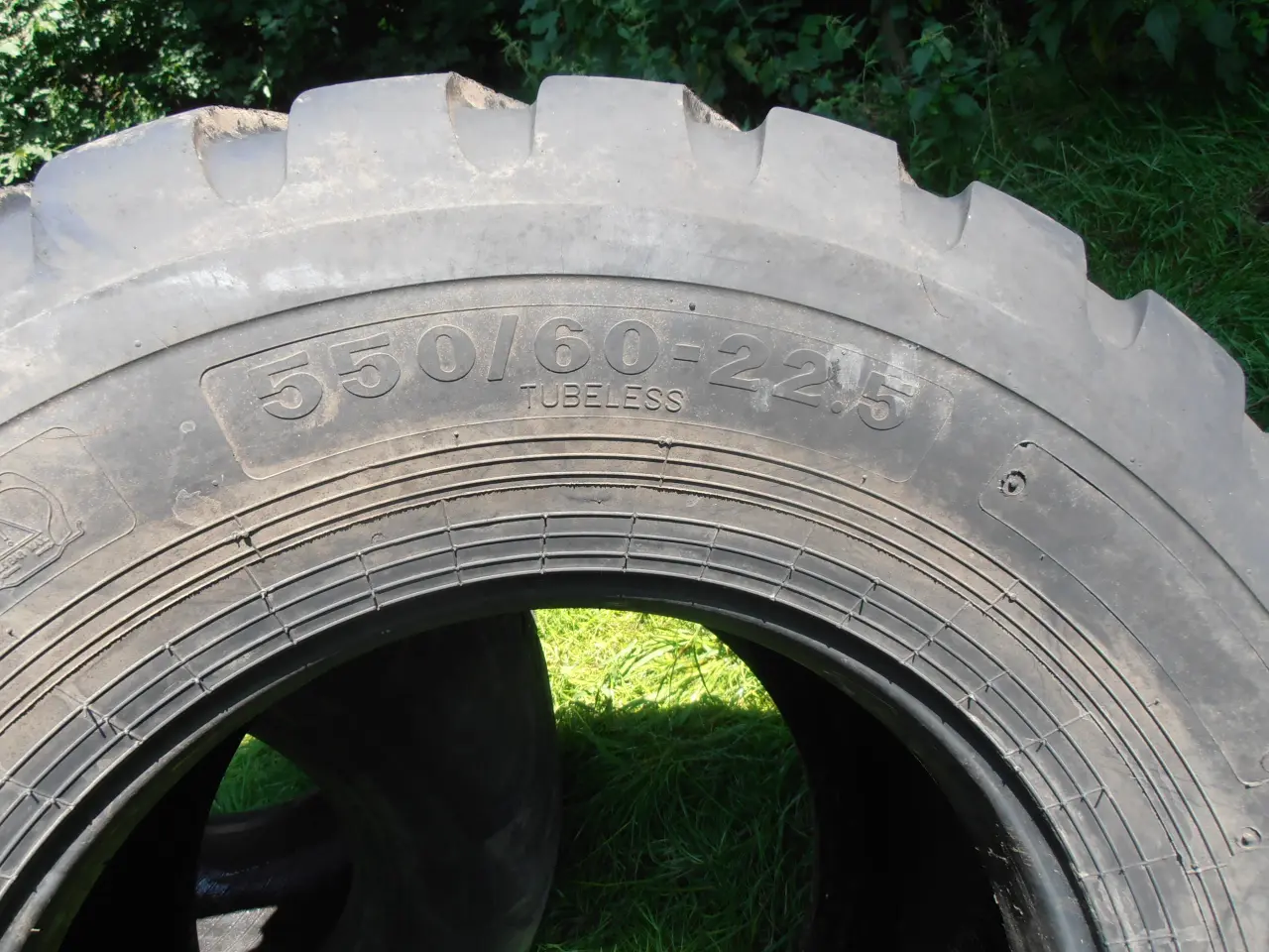 Billede 3 - Dæk 550/60-22.5" .