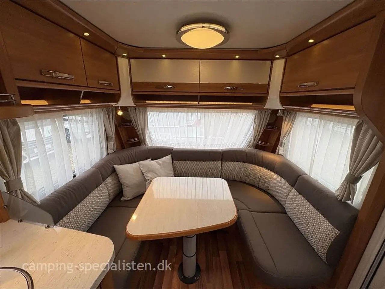 Billede 4 - 2014 - Hymer Nova Luxus Line 465   Hymer Nova Luxusline 465 2014 - Se den nu hos Camping-Specialisten.dk