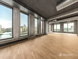 803 m² KONTOR MED FÆLLES KANTINE OG MØDECENTER - OG VANDUDSIGT!