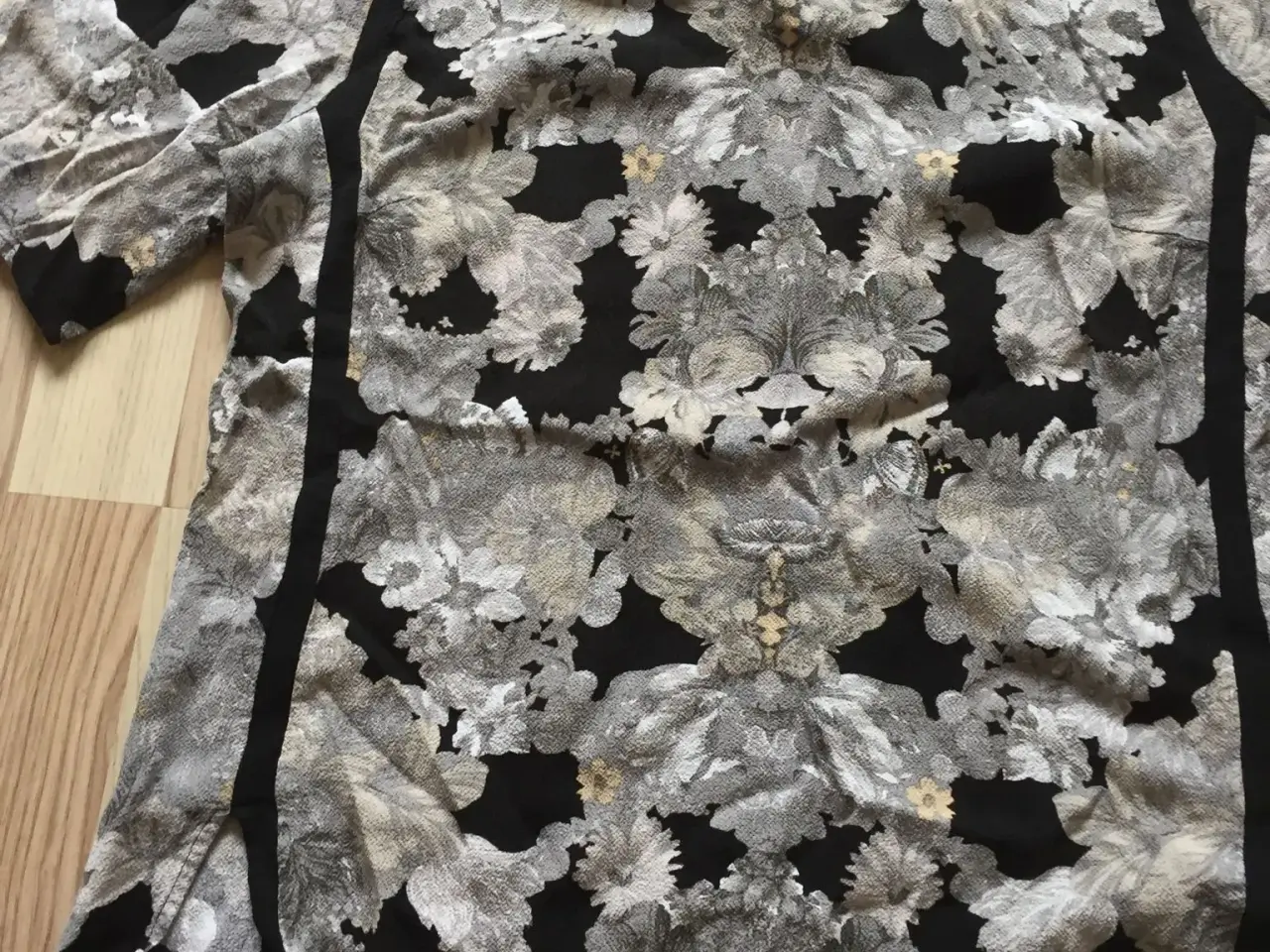 Billede 1 - Bluse 44 in wear nedsat
