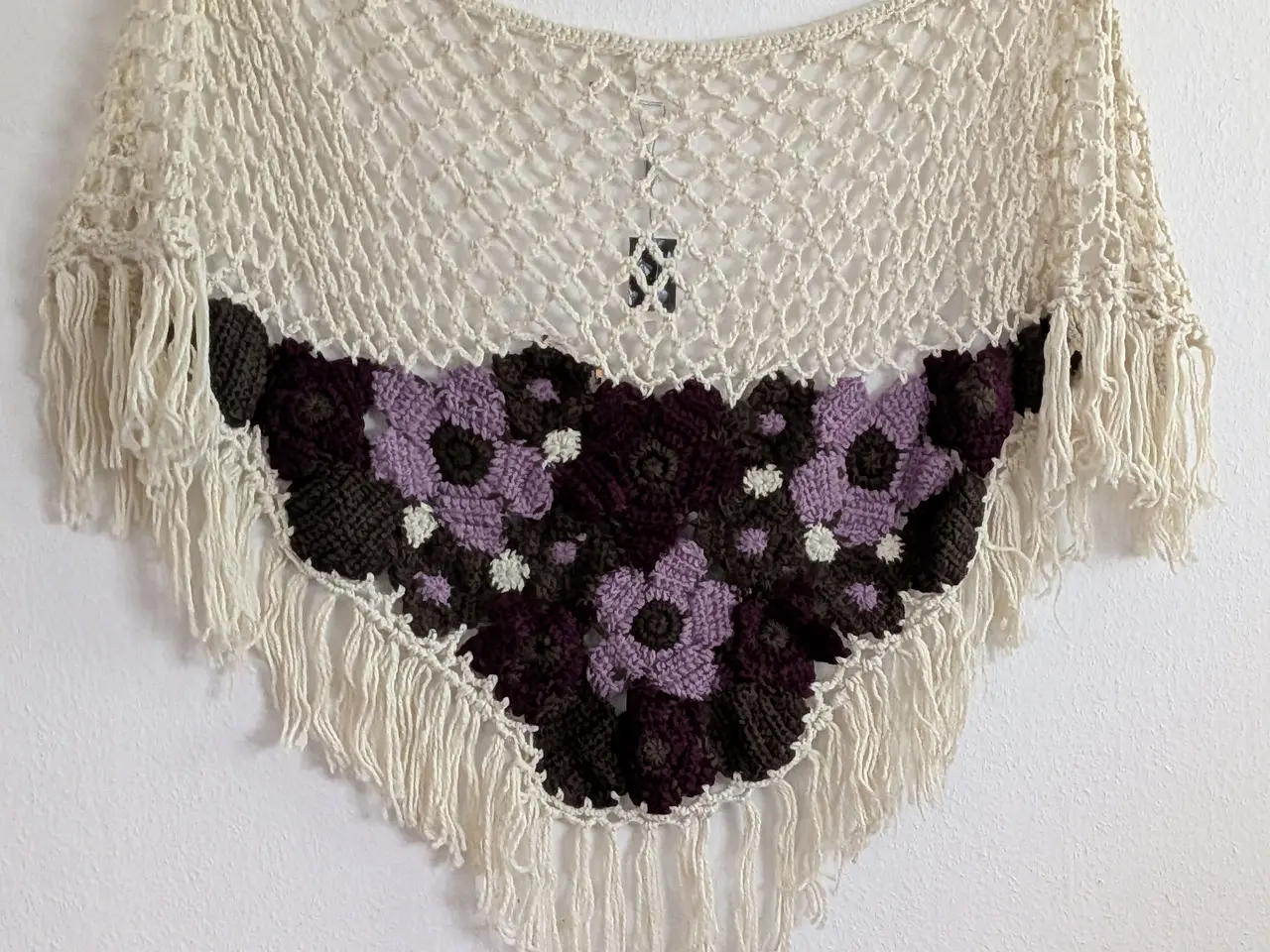Billede 2 - PONCHO I ELEGANT DESIGNUDGAVE EXTREMT SMUK UDFØRT