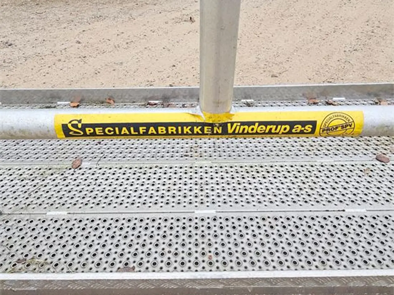 Billede 5 - ABC Specialfabrikken Vinderup - 2 styk / 2 pieces aluminum gangbro / access walkway