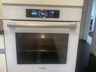 Bosch HBG676EW1 pyrolyse, 4D varmluft – 3.500 kr.
