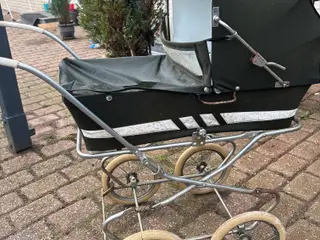 Retro dukkevogn Skandia