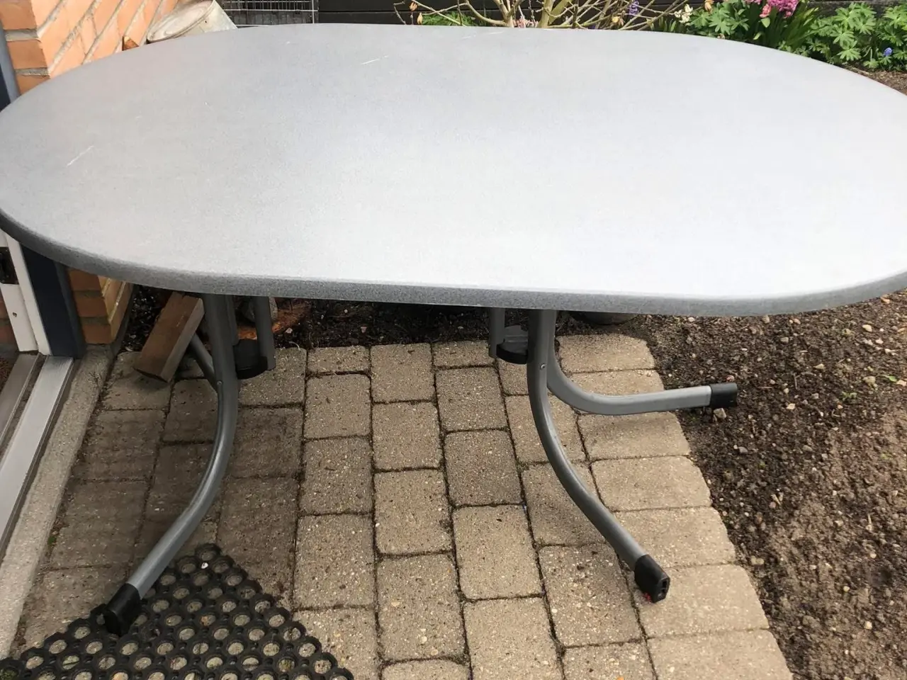 Billede 3 - Havebord grå mistet glasfiberplade