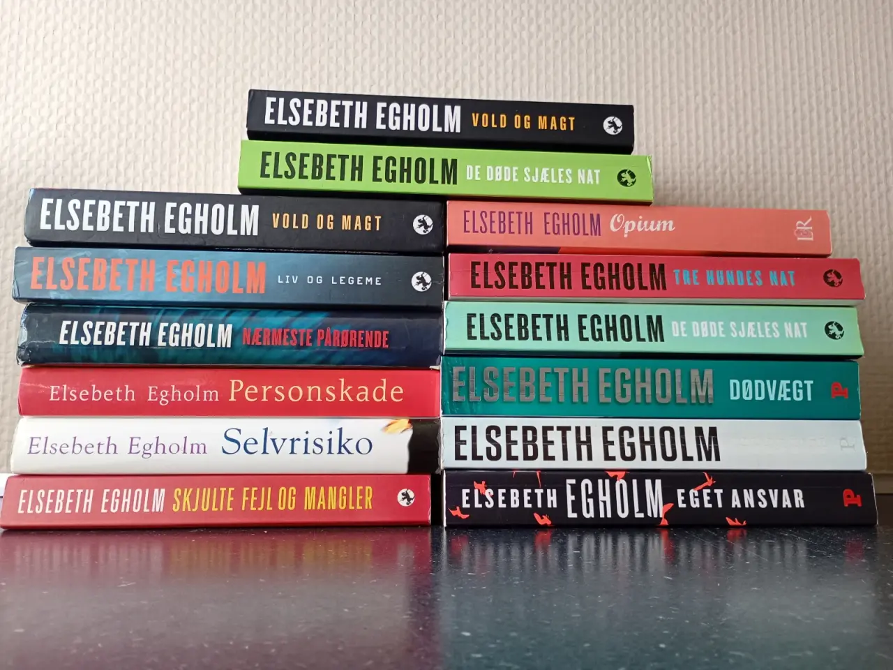 Billede 1 - Krimier af Elsebeth Egholm.