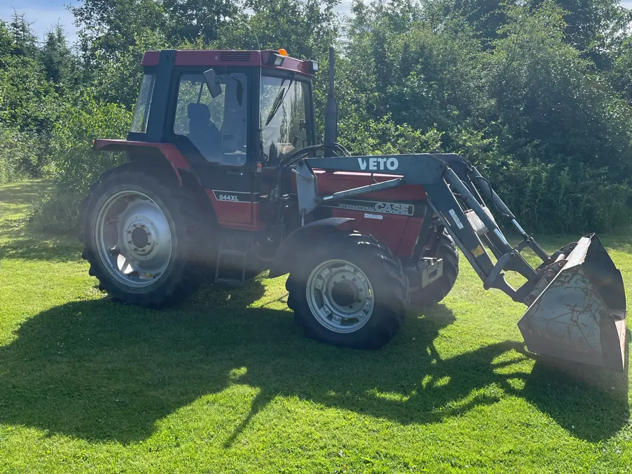 Billede 2 - 844 XL med 4x4 og frontlæsser