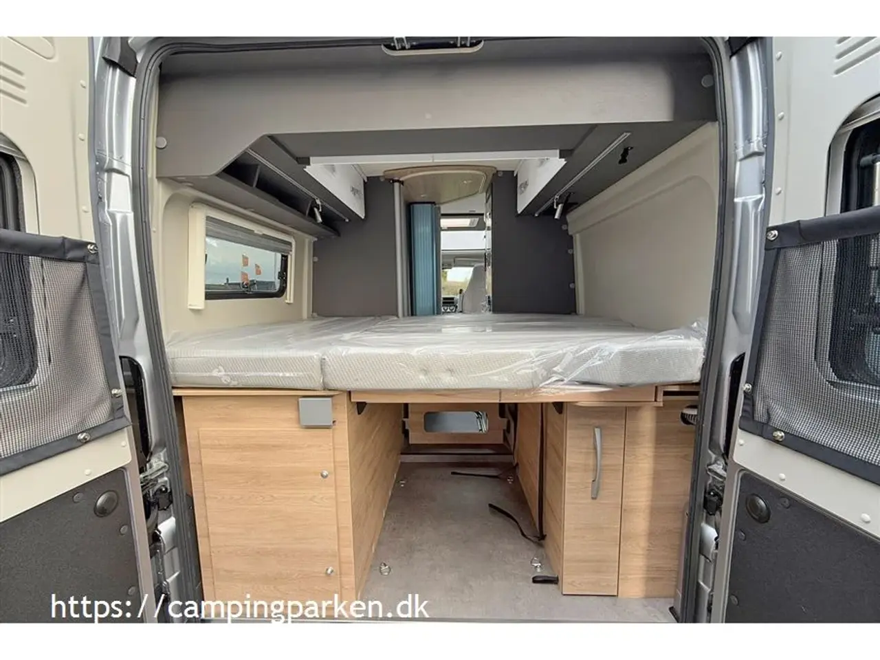 Billede 13 - 2024 - Dethleffs Globetrail 600 DR Advantage Smart Dethleffs camper van under 6 meter med dobbeltseng og automatgear