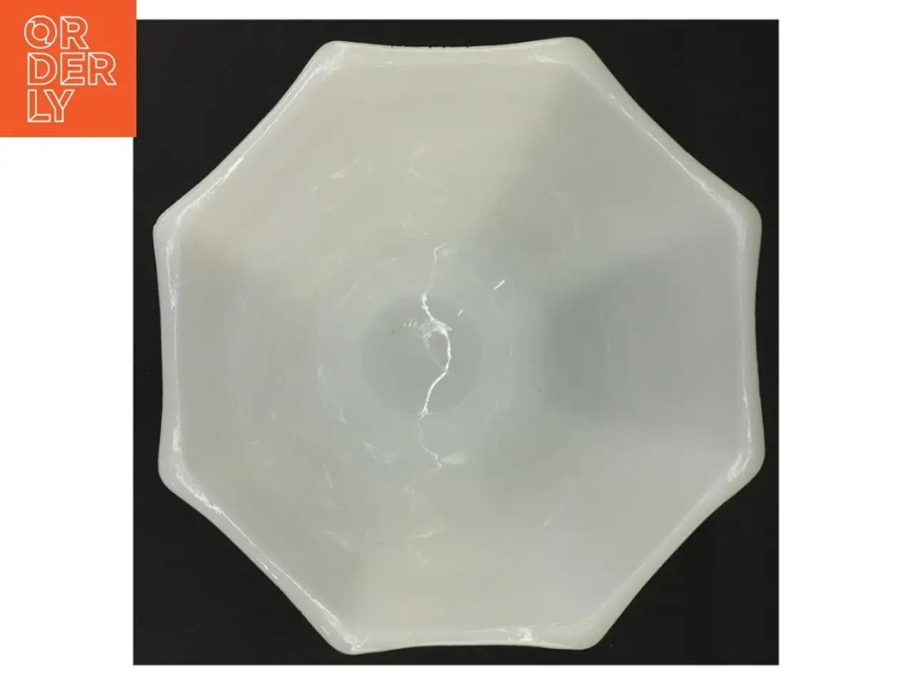 Billede 2 - Hvid opaline mælkeglas skål I presset glas (str. 13 x 15 cm)