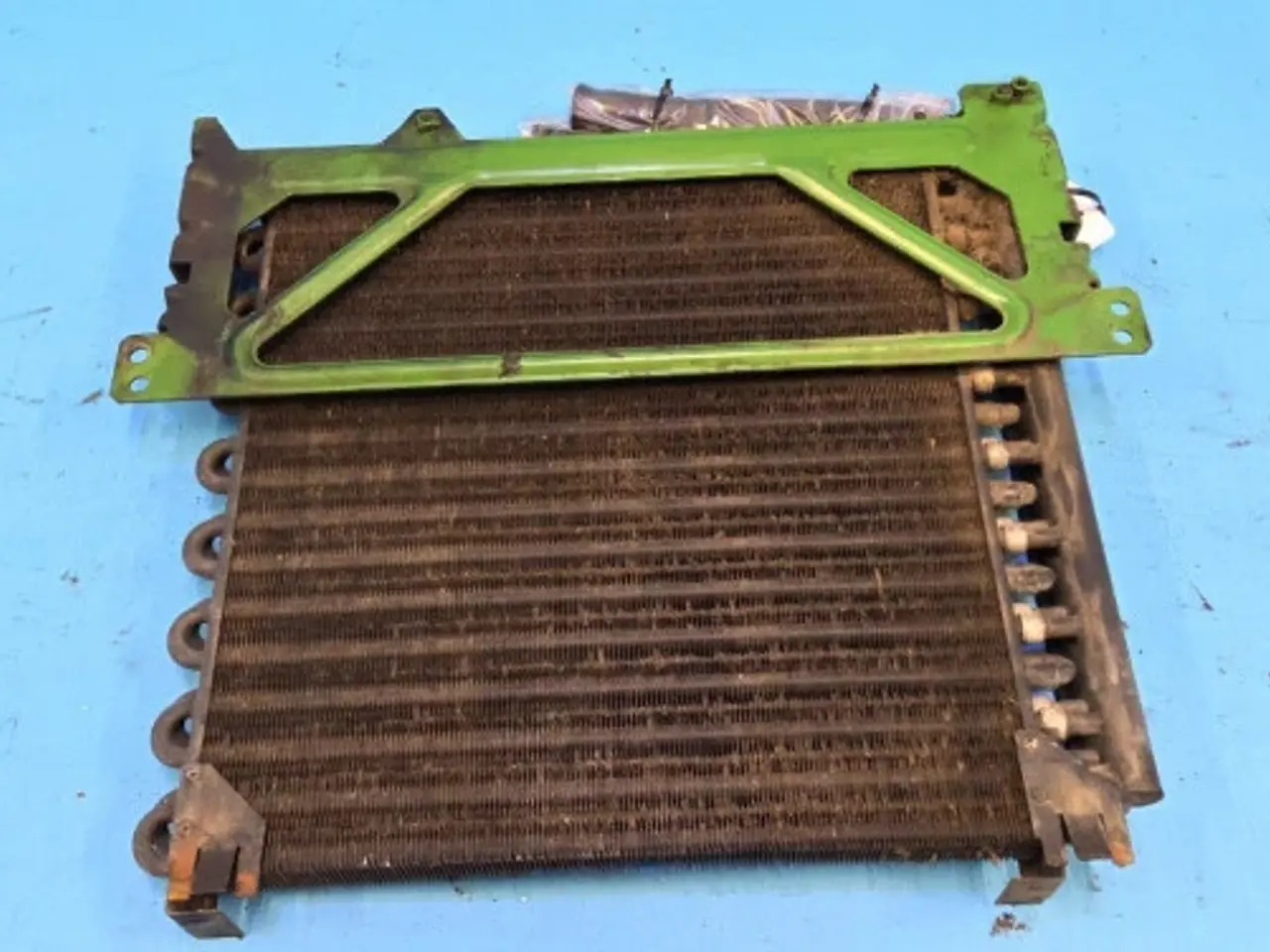 Billede 2 - John Deere 6300 Oliekøler AL119566