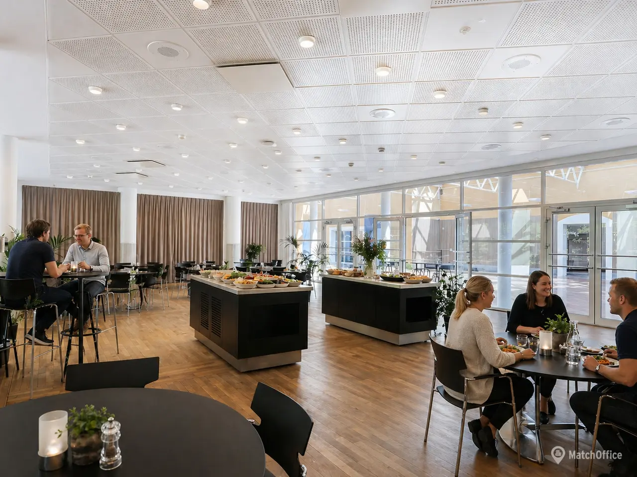 Billede 11 - 813 m² højloftet lagerhal på indhegnet grund