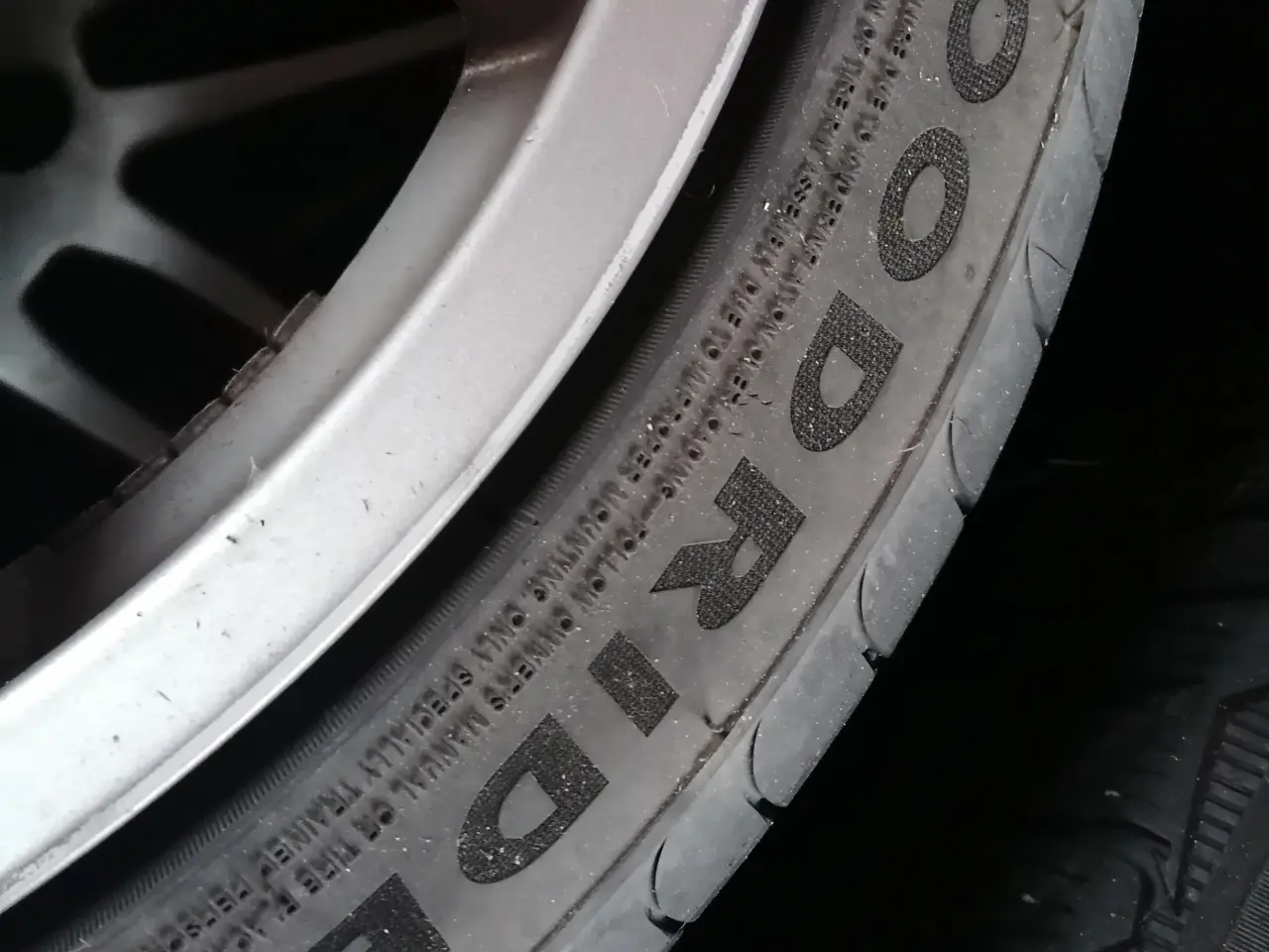 Billede 2 - Dæk 225/40-18*
