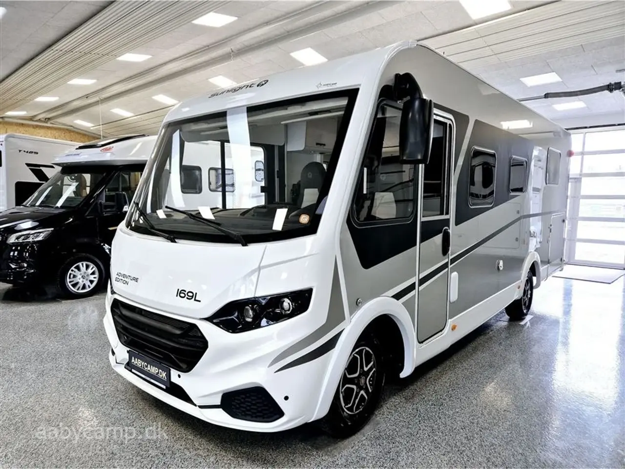 Billede 4 - 2024 - SunLight I 69 L Adv. Edition Aut. gear   Automatgear. markise. batteri. Queensbed. p-sensor for og bag. Bemærk Kun 8000 Km!!!