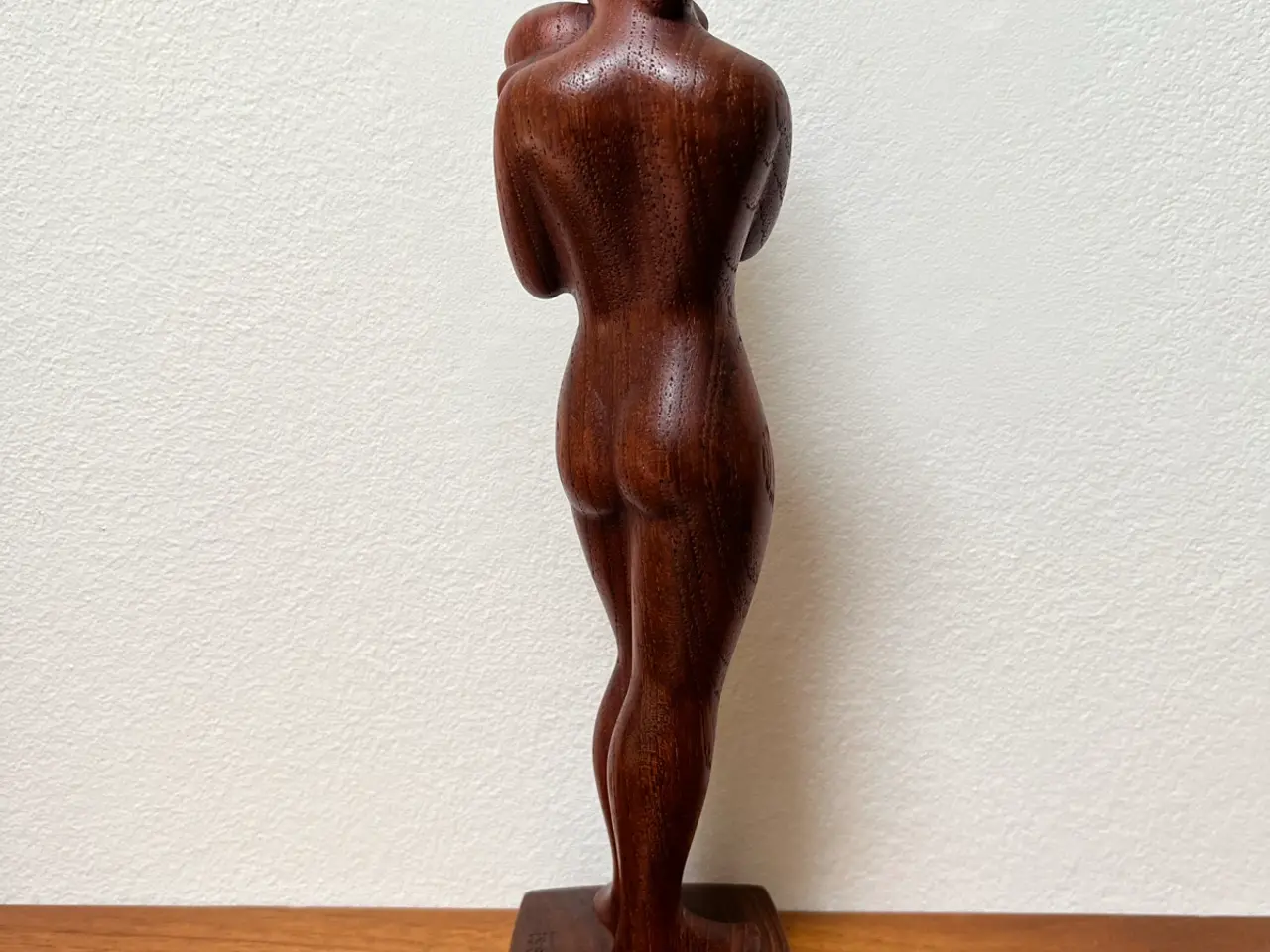 Billede 4 - Træskulptur i teak.