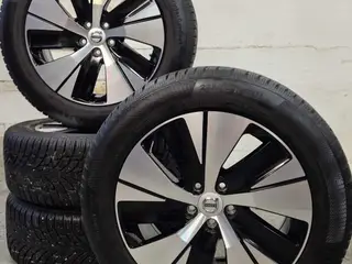 VOLVO XC 40 / EX40 / C40 ORIGINAL ALUFÆLGE MED VIN