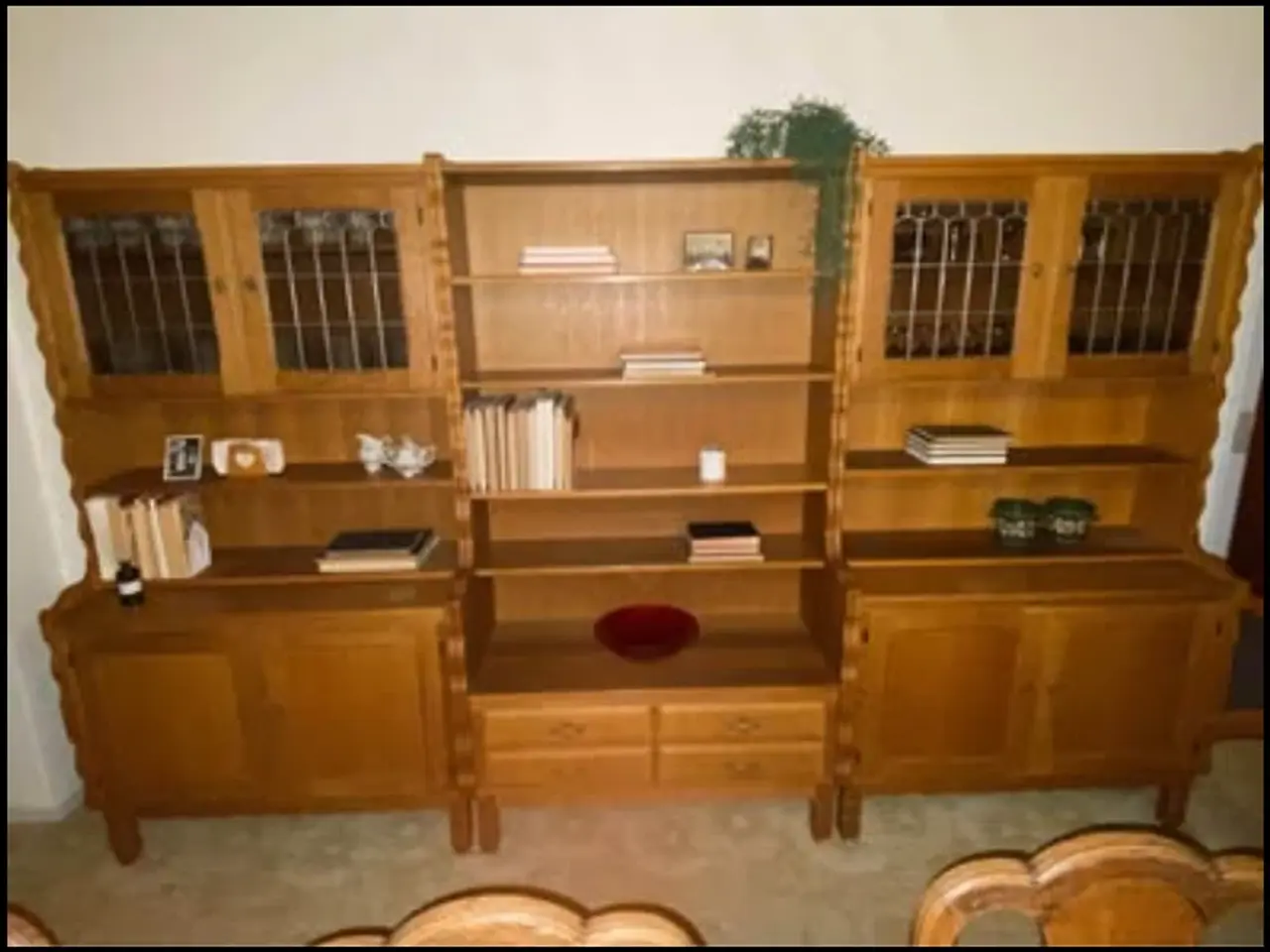 Billede 3 - Egetræs reol til tallerkner-vinglas og fade