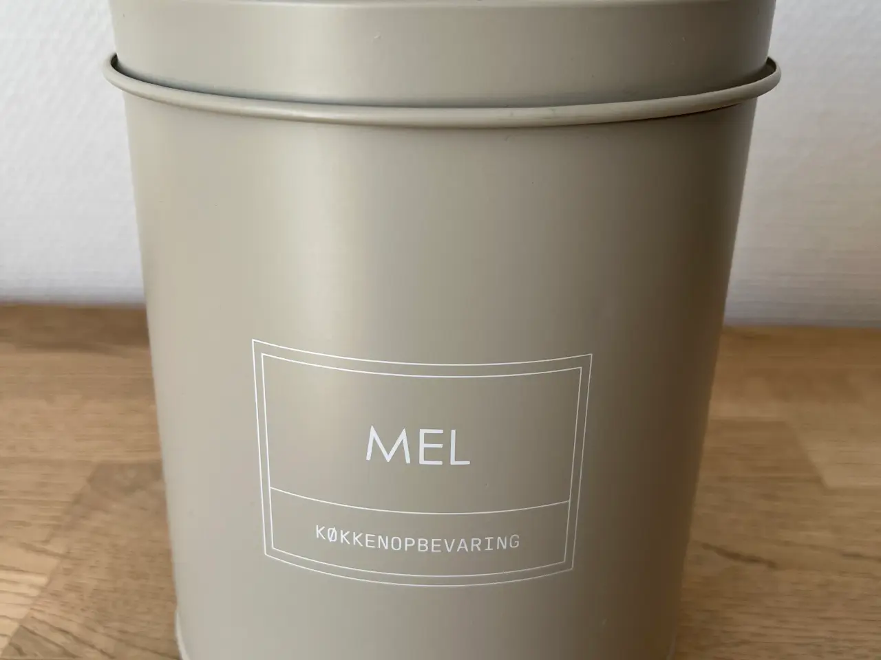 Billede 1 - Metal-dåse med låg til mel