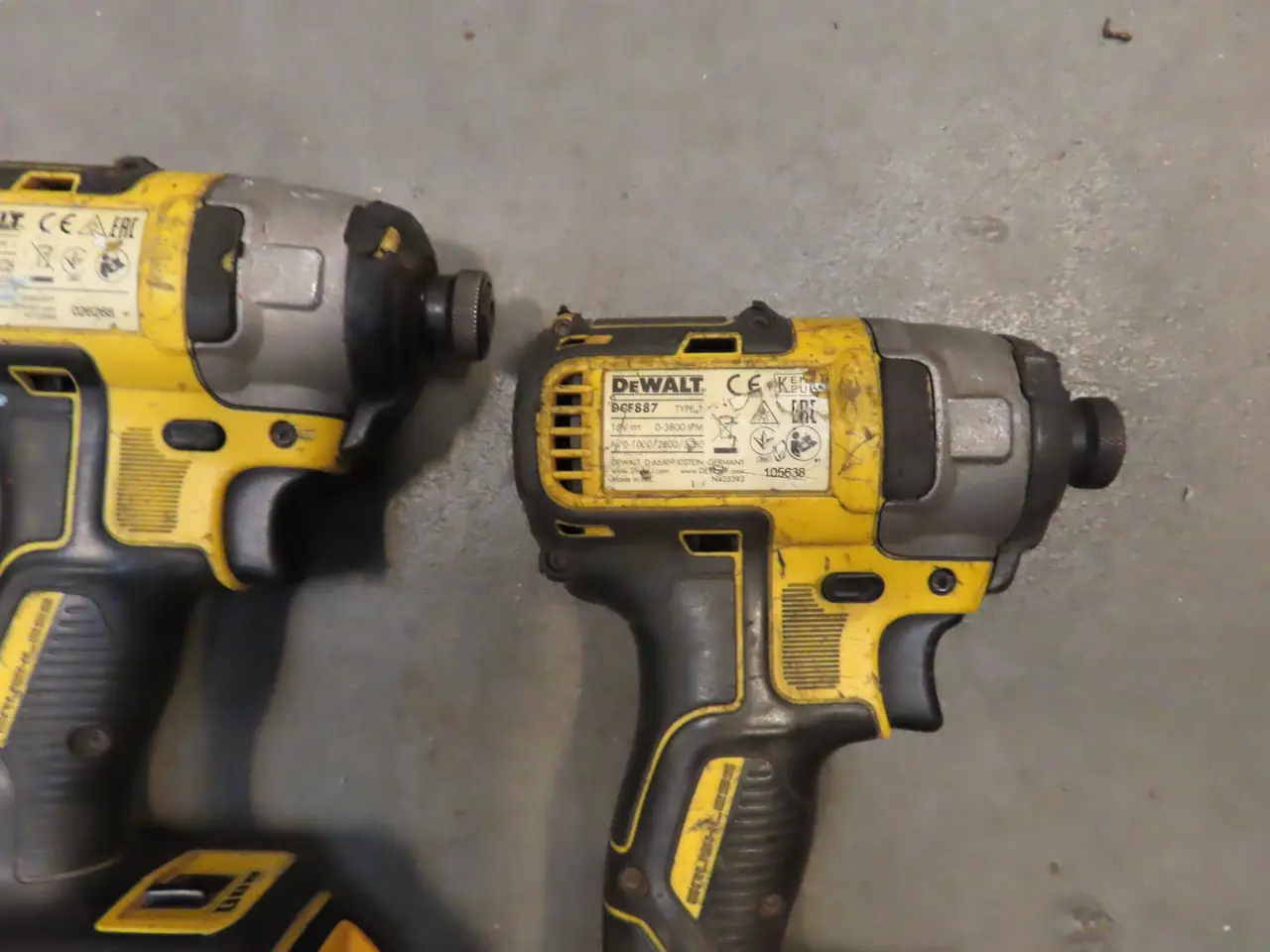 Billede 2 - 2 stk. Akku håndværktøj DEWALT DCF887 med 2 stk. Batterier