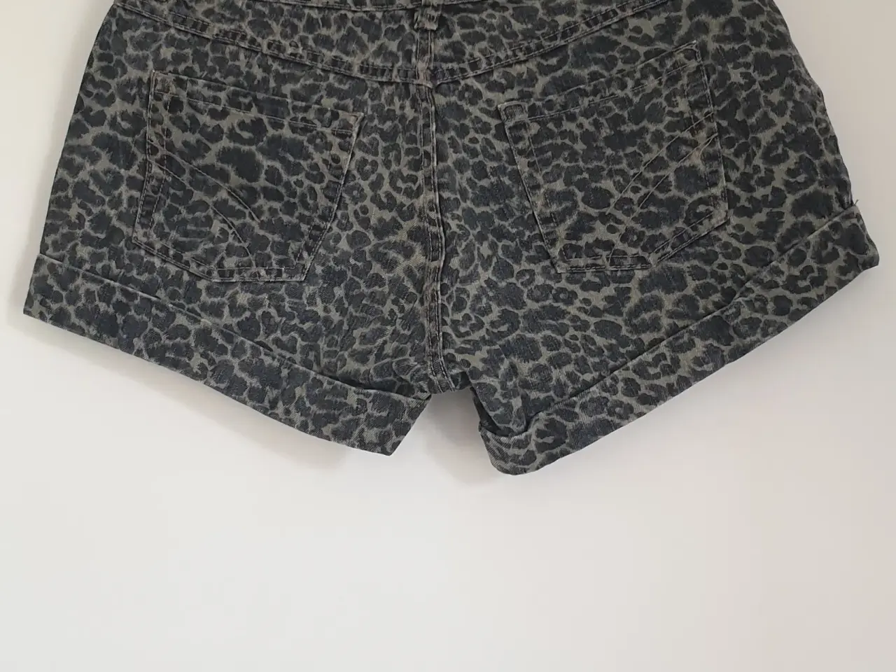 Billede 2 - Shorts str 38