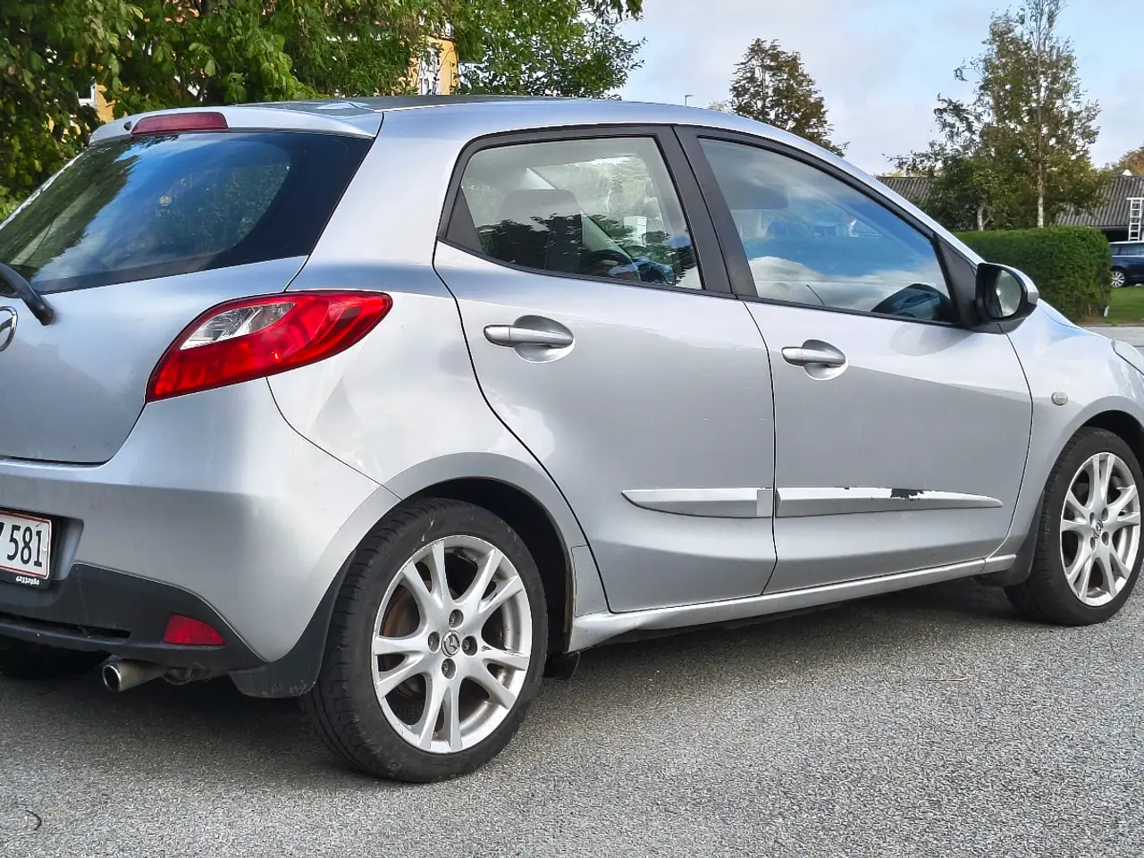 Billede 2 - Ny synet Mazda 2 1,3 sælges byd