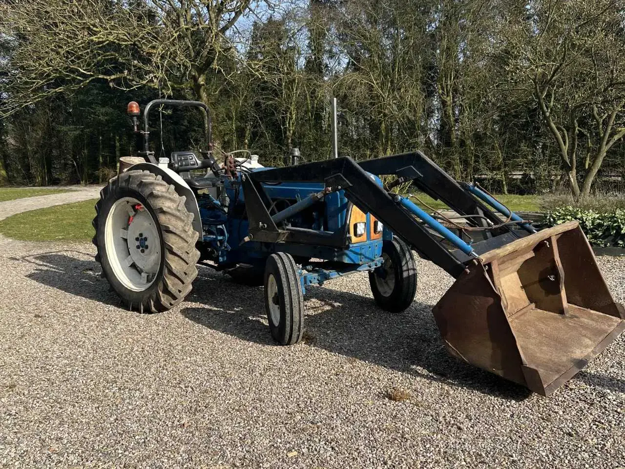 Billede 1 - Pensionist SØGER BILLIG Traktor m frontlæsser klip