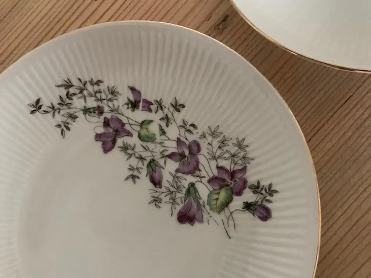 Billede 3 - Kaffestel med violer og guld kant - vintage