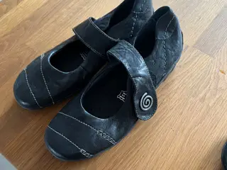 Sko sælges