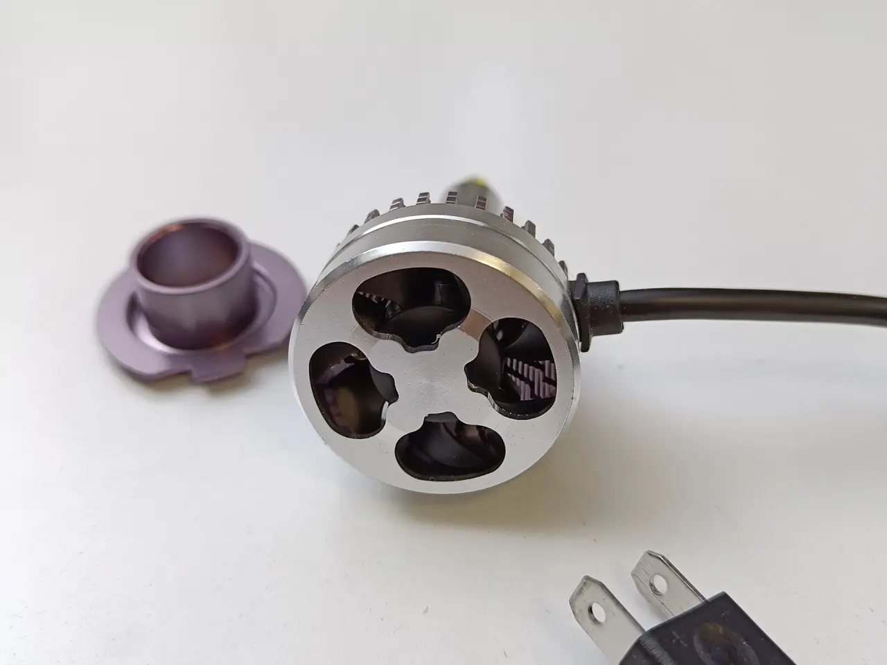Billede 3 - NY! H7 25000LM Super Stærk 6-Sidet LED Pærer