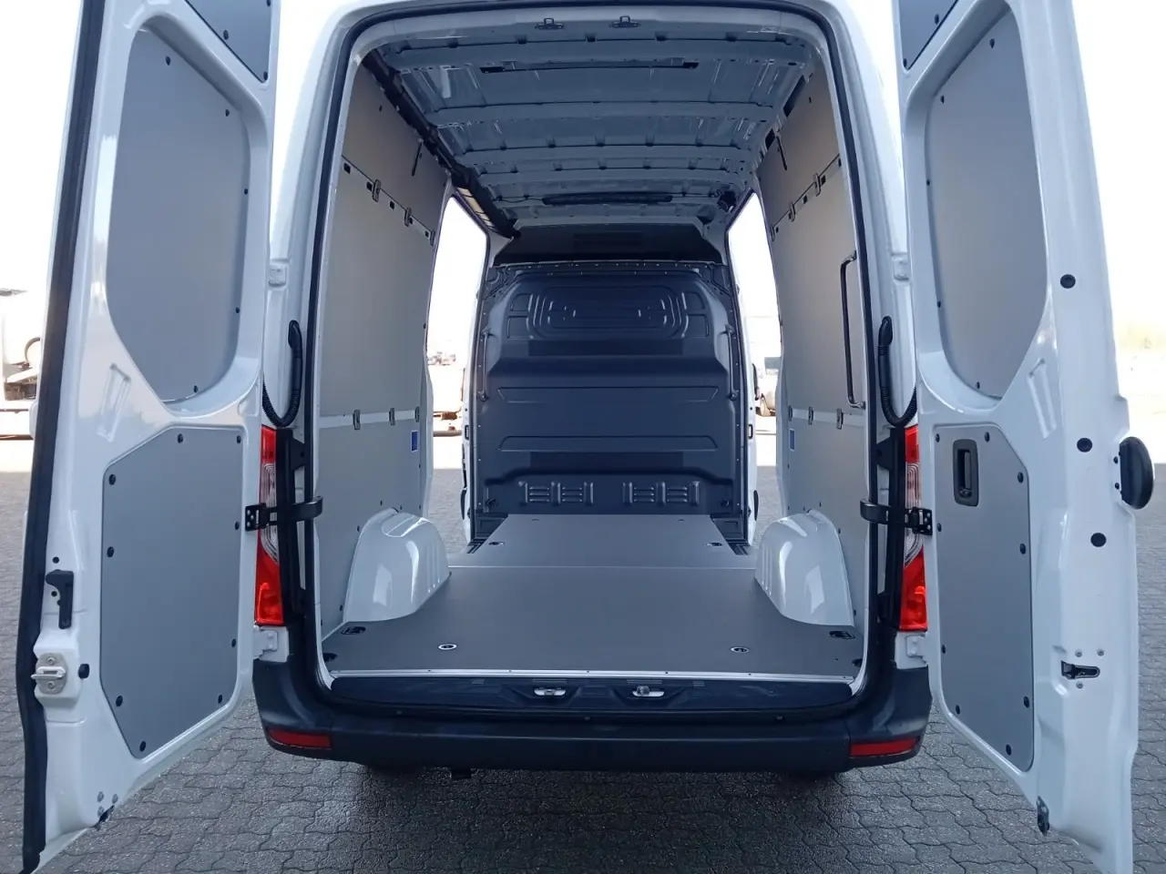 Billede 2 - Mercedes Sprinter 317 2,0 CDi A2 Kassevogn PRO aut. RWD