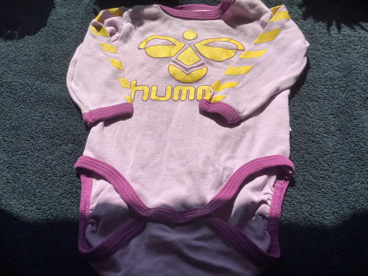 Billede 1 - Helt ny Hummel body str. 56