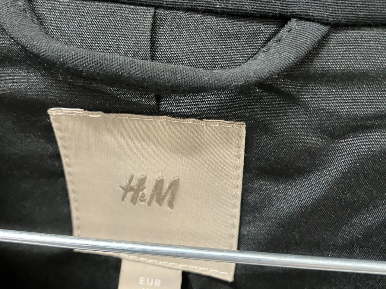 Billede 2 - Sort blazer str 4 xl