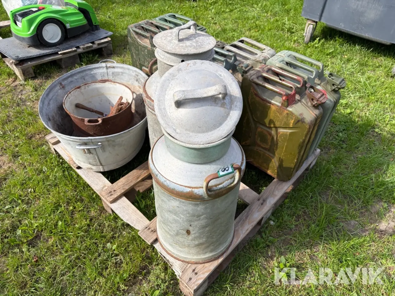 Billede 4 - Lot Jerrycans og assorterede metal - 6 styk