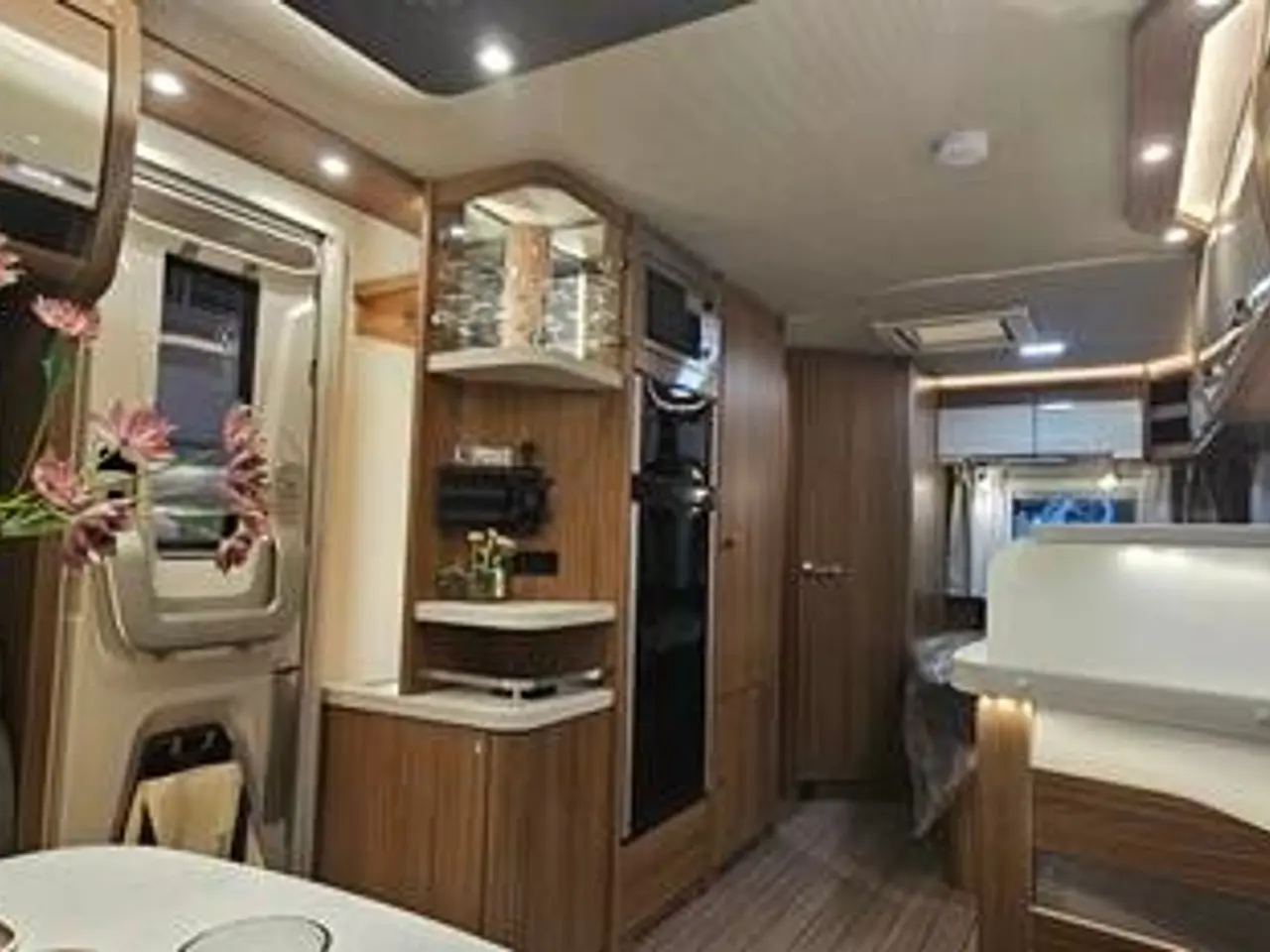 Billede 2 - Knaus SÜDWIND Scandinavian Selection 580 UF - EFTERÅRSTILBUD SPAR 28.888 NU 333.872