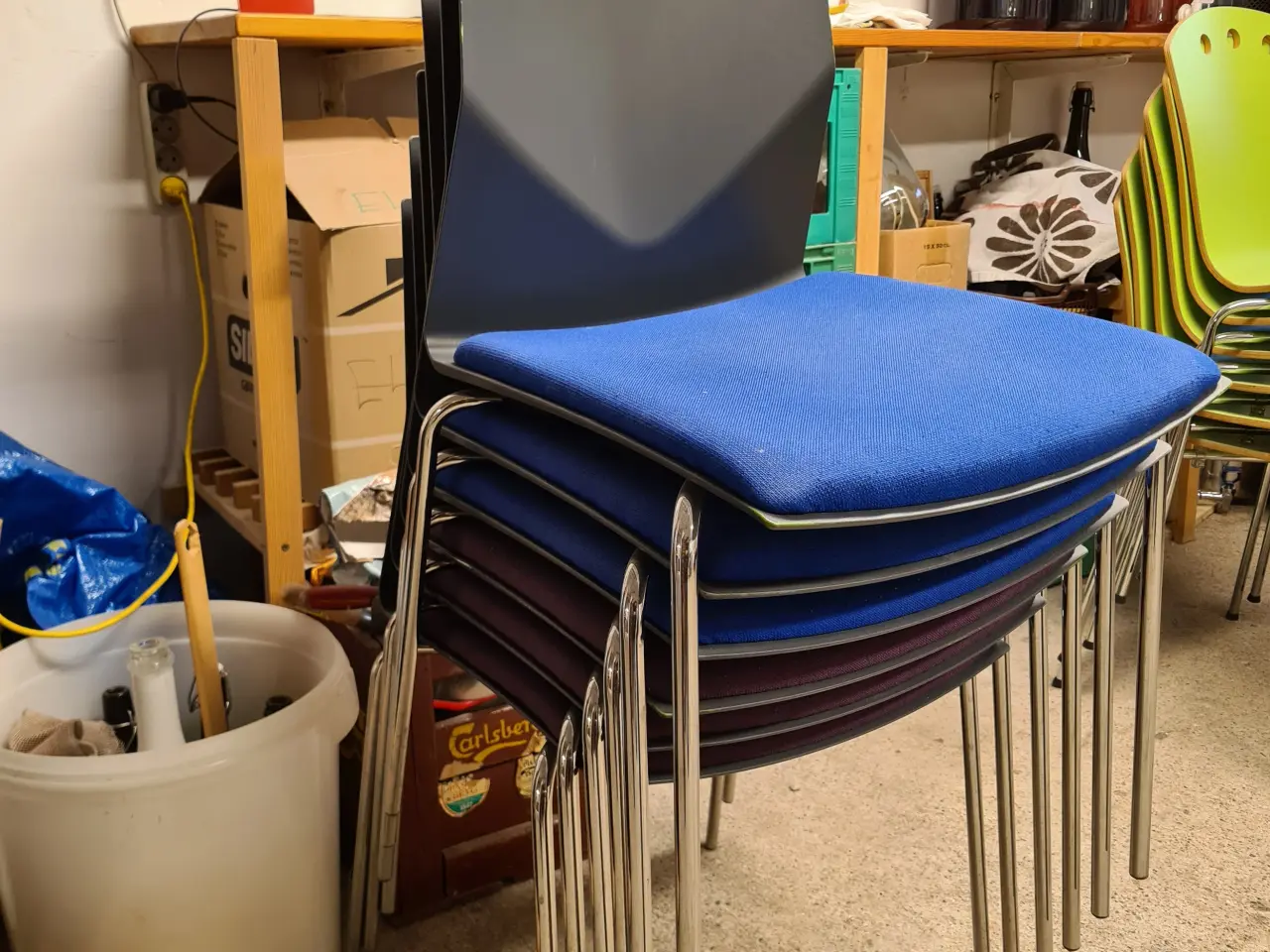 Billede 1 - Kantinestole, FOUR Design sort/blå-lilla Polstrede