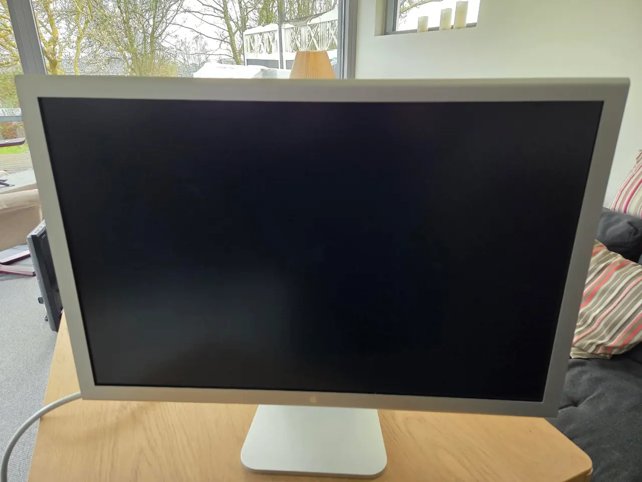 Billede 1 -  32 tommer skærm fra apple