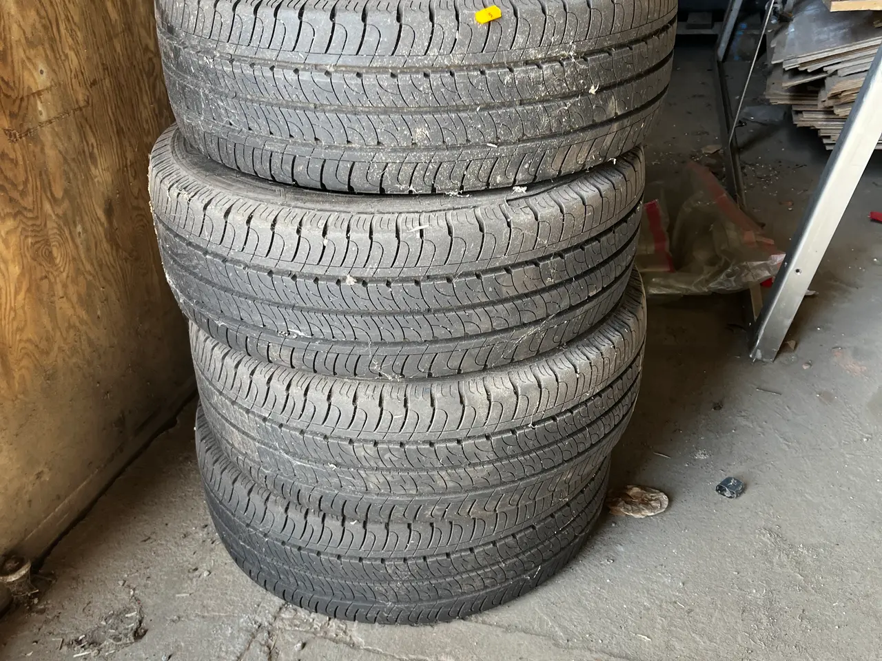 Billede 1 - Dæk GOOD YEAR 215/65R15C 104/102 T