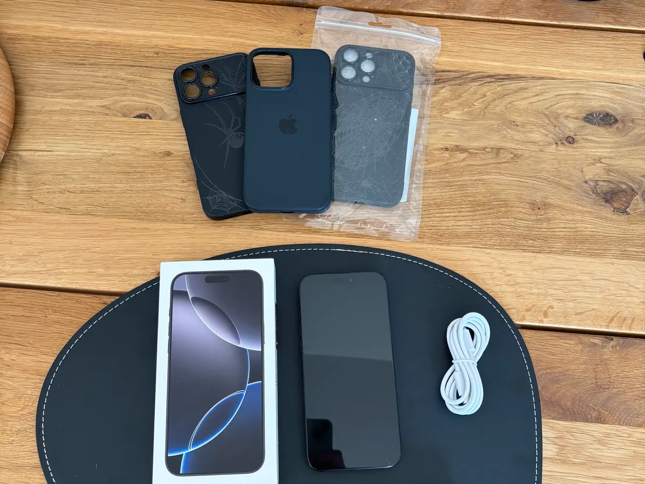 Billede 2 - iPhone 16 Pro Max – Som ny, ingen ridser.